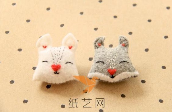 A pair of cute little foxes as a Valentines Day gift