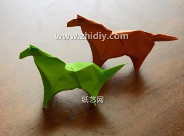 Origami video tutorial for a simple origami horse