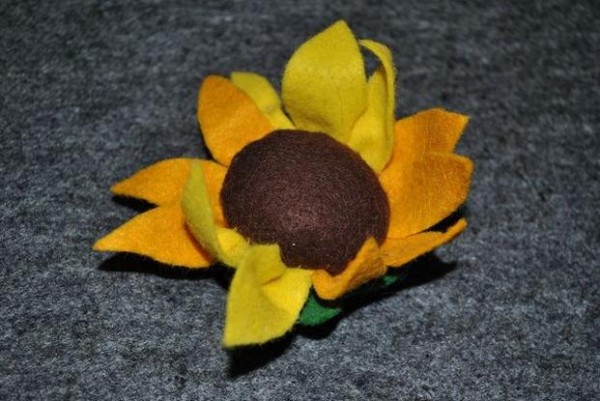 Sunflower DIY tutorial made from non-woven fabrics