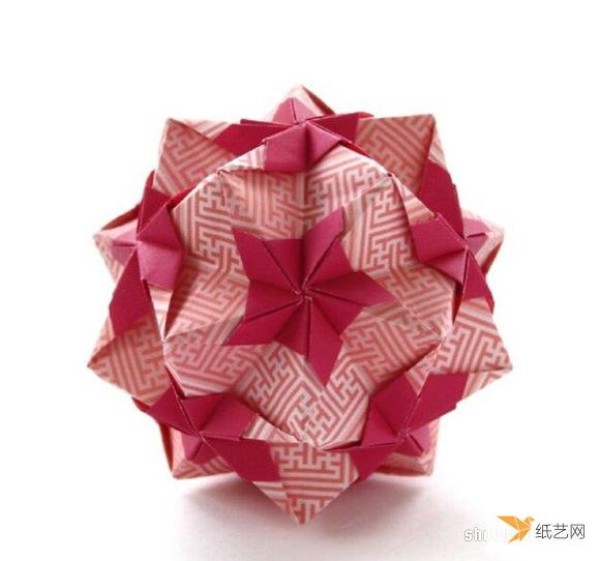 An illustrated tutorial on the folding method of a very festive origami flower ball