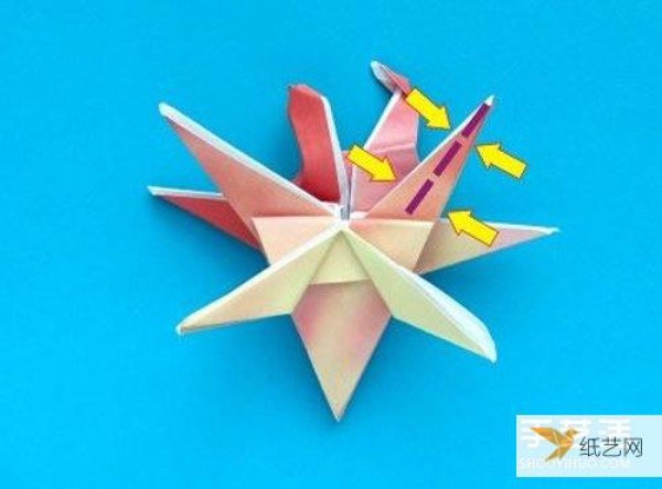 Illustrated tutorial on the folding steps of the seemingly complicated origami crab