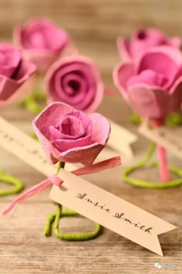 Turn waste into treasure, learn how to make roses and small animals from egg trays in 4 tutorials!