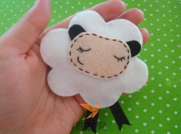 New Year Gift Cute Sheep Brooch Handmade Tutorial for Children