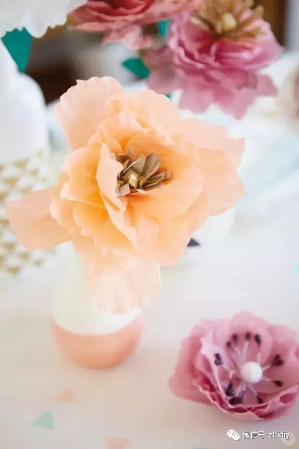 Detailed tutorial on making simulated peonies and crepe paper!