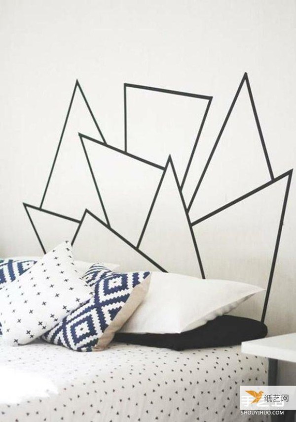 Use paper tape to easily create beautiful patterns on your walls