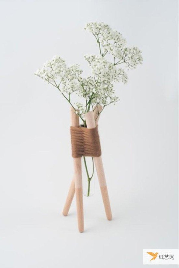 Illustrated creative tutorial on reusing glass test tubes to make personalized test tube vases