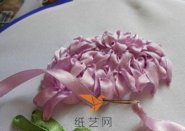 Ribbon embroidery desk chrysanthemum production tutorial embroidery fabric tutorial