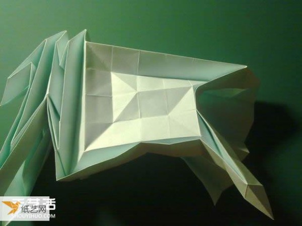 Detailed illustration of the folding method of Hatsune Miku