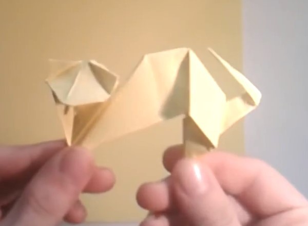 Video tutorial on how to fold a simple origami cat