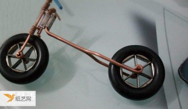 How to make a motorcycle model by reusing cans