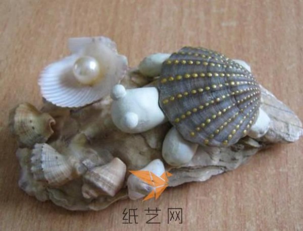 Tutorial on making baby turtle crafts with shells as a New Year gift