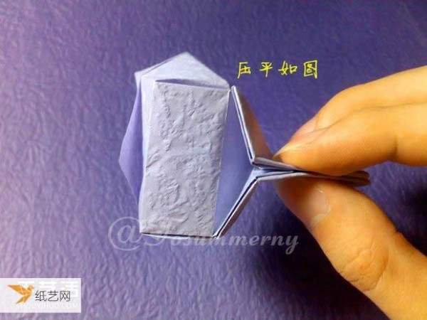 Share an illustrated tutorial on using origami to fold a flame-tailed square cat.