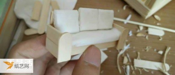 A complete step-by-step guide to hand-making a realistic villa model using disposable chopsticks