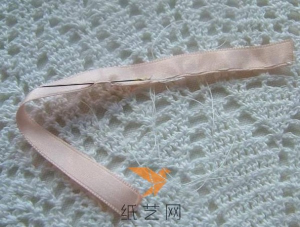 Tutorial on making beautiful ribbon and flower hairband for New Year’s gift