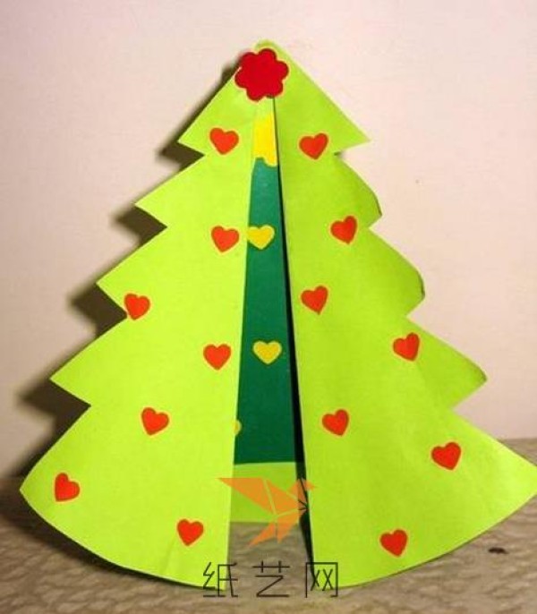 Simple origami three-dimensional Christmas tree making tutorial for children