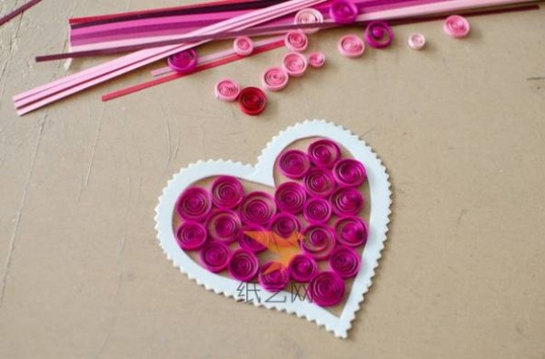 DIY illustrated tutorial for making hollow paper hearts for Valentine’s Day