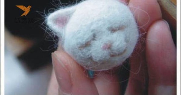 Wool felt tutorial Wool felt white fur yellow dot pattern cat making tutorial