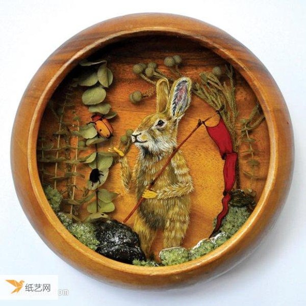 Use resin to paint fantasy forest fairy tales on wooden bowls