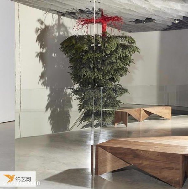 Christmas Tree Transformation—Creative Christmas Tree Created by Fashion Designer