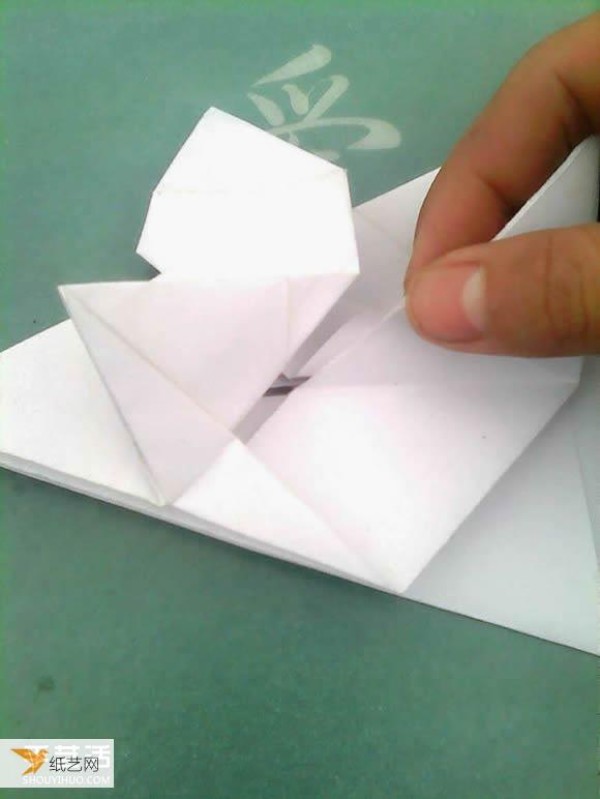 Tetsushi Kamiya’s illustrated tutorial on folding the complex three-dimensional Paper Pegasus