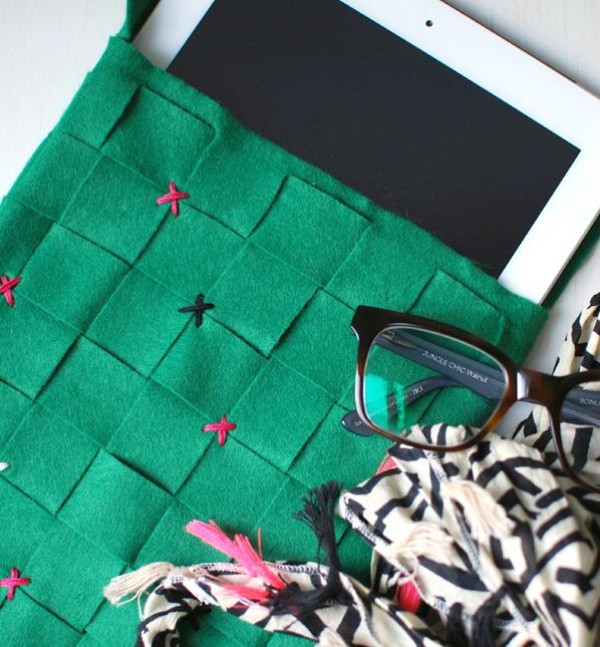 Tutorial on making a woven pattern tablet protective cover made of non-woven fabrics