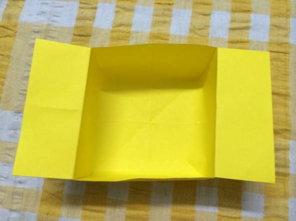 Super simple garbage paper box small box that children can make