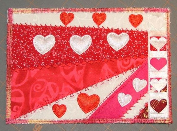 Tutorial on making sweet Valentine’s Day fabric postcards