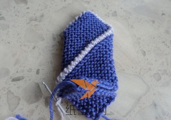 Tutorial on making woolen home shoes with stick knitting