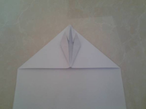 paper airplane that flies far