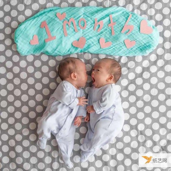 Photography of 8-month-old premature twin sisters of popular celebrities