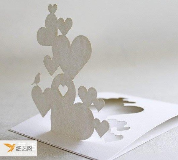 Illustrated tutorial on how to make Valentine’s Day three-dimensional greeting cards