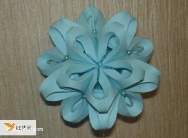 Illustrated tutorial on the folding method of three-dimensional cardboard flower balls