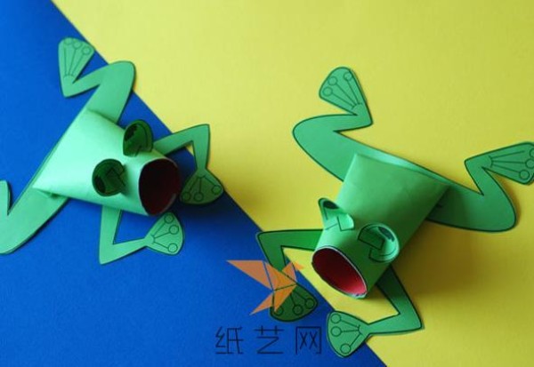 Toilet paper tube turns into a little frog in childrens craft