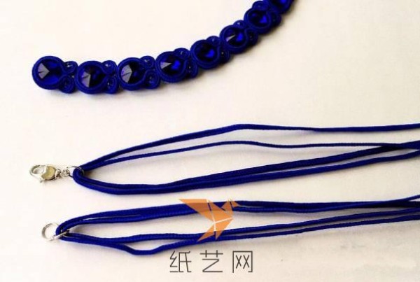 Classical and dignified DIY braided necklace Spring Festival gift making tutorial