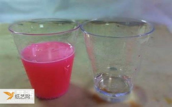 A little chemistry experiment: Make color explode with pigment, baking soda and white vinegar