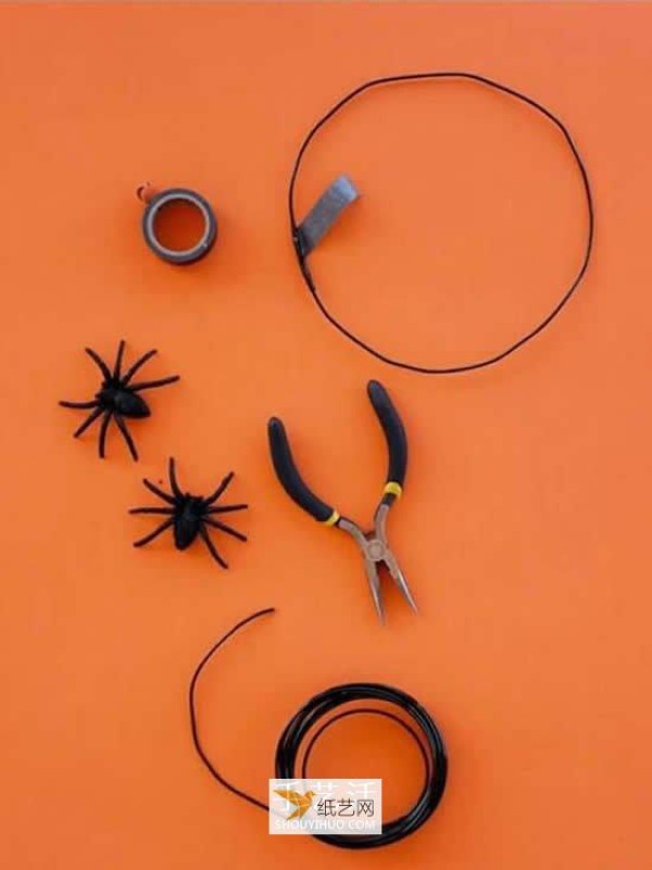 Very simple Halloween spider headdress making tutorial illustration