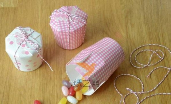 Handmade paper craft making tutorial for making small candy gift boxes from disposable paper cups