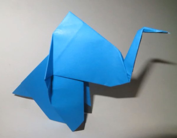 Origami video tutorial for simple three-dimensional origami elephant