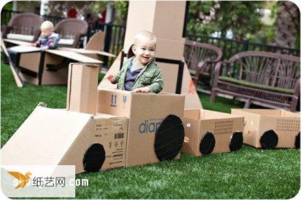 Using cardboard waste to create personalized children’s favorite toys