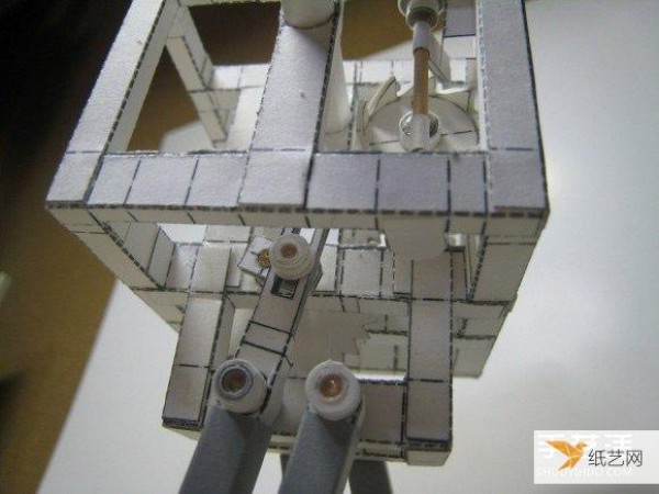 Picture tutorial for hand-making a gear-driven paper robot model