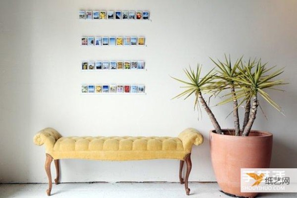 Use plastic strips to hand-make a unique plastic strip photo wall photo holder