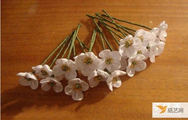 Tutorial on how to hand-make personalized fabric plum blossom hair accessories using non-woven fabrics