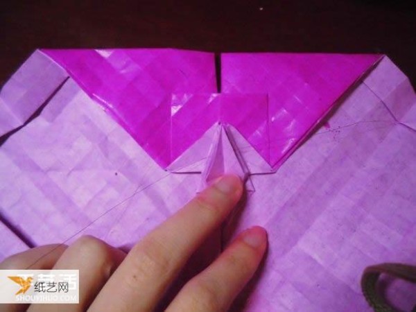 Very creative step-by-step illustration of Dielianhua heart origami