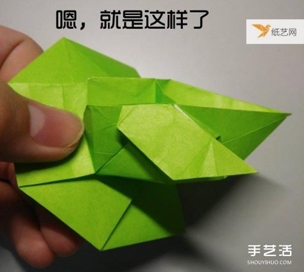 Illustration of the steps of origami of a very cute three-dimensional duck