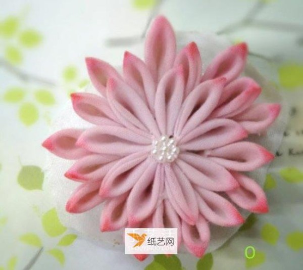 Illustration of using non-woven fabric to make lotus hairpins