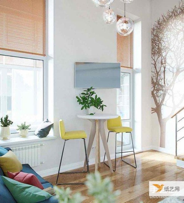 Challenge the high space and look so spacious. Decoration of small apartment in Moscow building