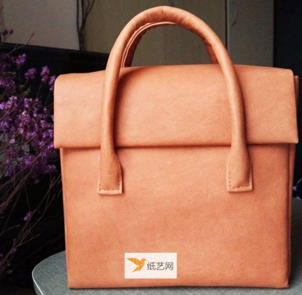 A simple way to make a plain handbag for women