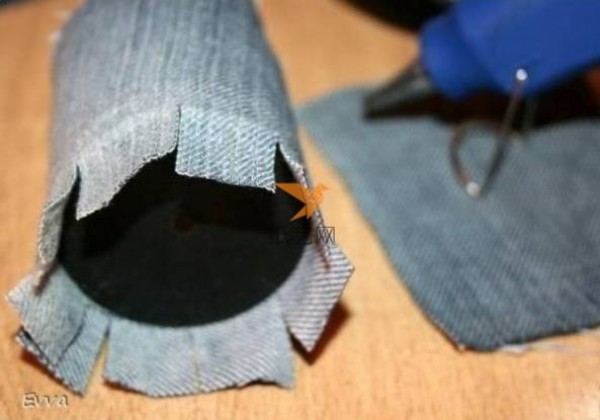 Turning waste into treasure: turning unworn jeans into a pen holder storage box