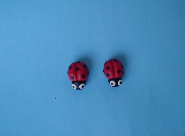 Tutorial on how to make cute ladybug earrings made of ultra-light clay