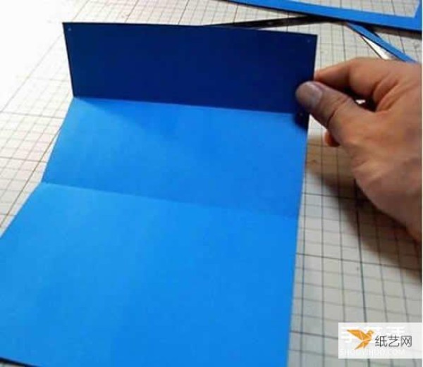 An illustration of how to make a very creative Christmas three-dimensional greeting card